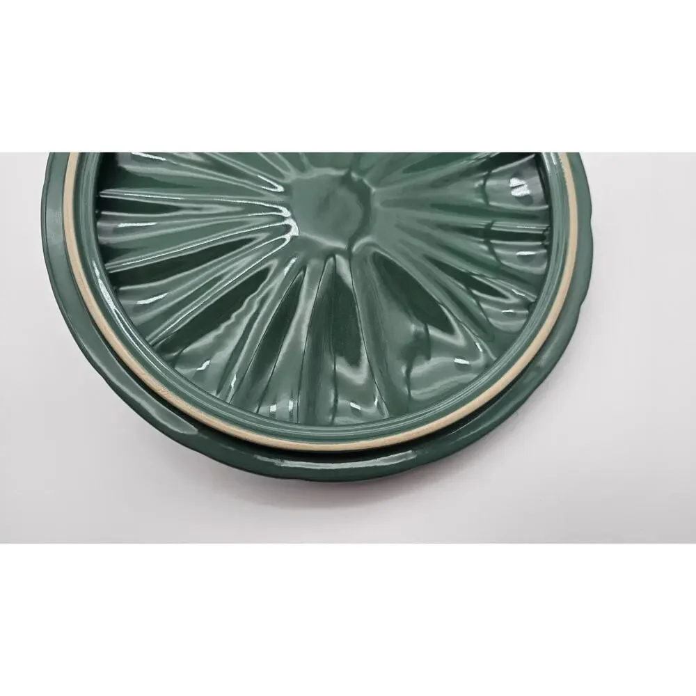 LE CREUSET Pumpkin Pie Dish W/Lid In Artichaut